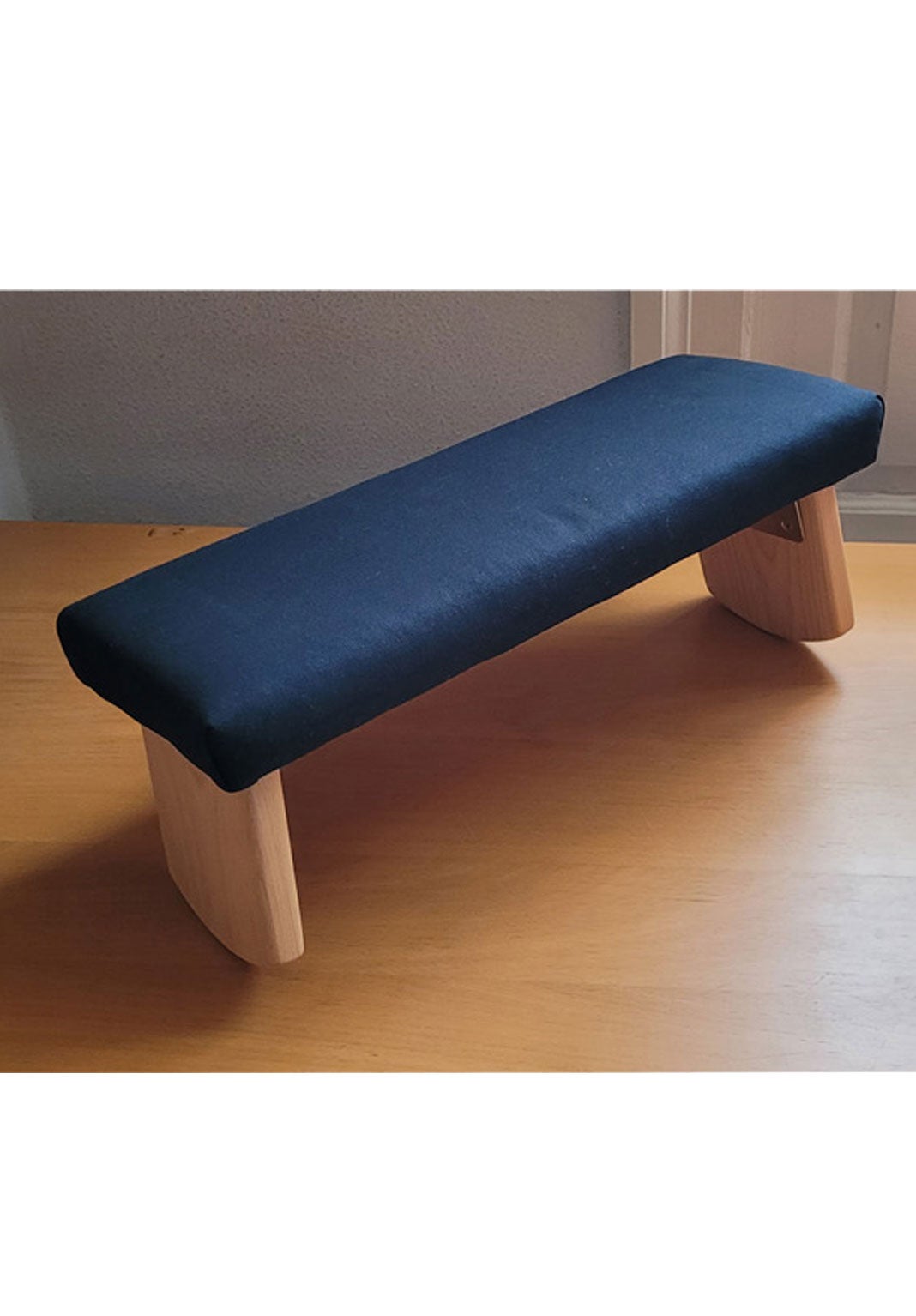 Tall best sale meditation bench